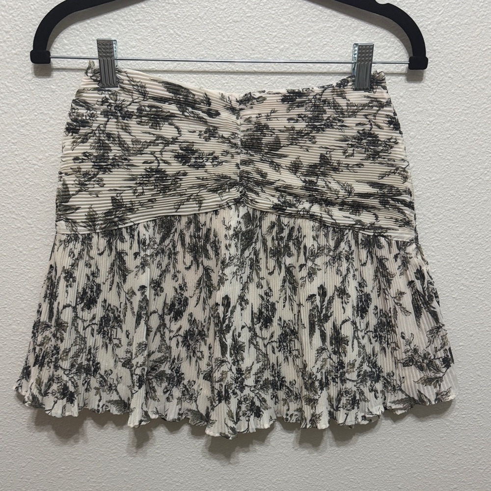 Express Black and White Floral Mini Skirt